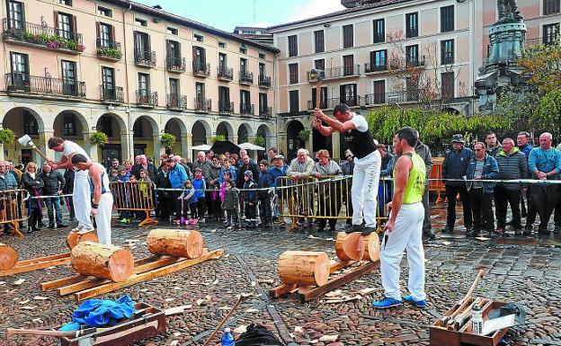 No es necesario salir de un caserío para practicar herri kirolak El